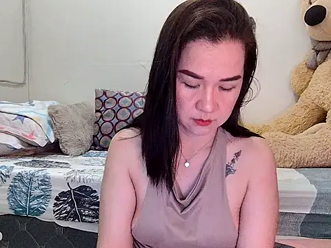 KissHott online show from August 5, 2026, 8:06 am