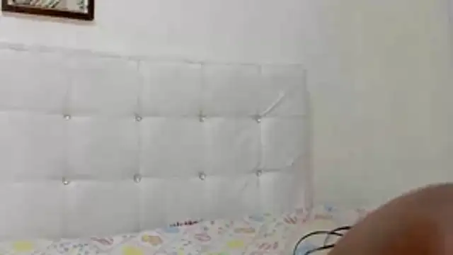 Snapshot of SharitHills chatting on November 13, 2025, 8:19 pm SharitHills online show from November 13, 2025, 8:19 pm