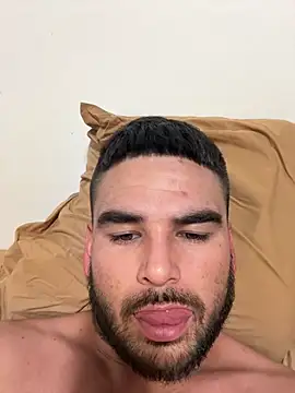 Snapshot of Leeeek23 chatting on March 31, 2026, 12:05 pm Leeeek23 online show from March 31, 2026, 12:05 pm