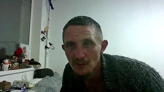 Twolatte1520 online show from May 8, 2026, 10:37 pm