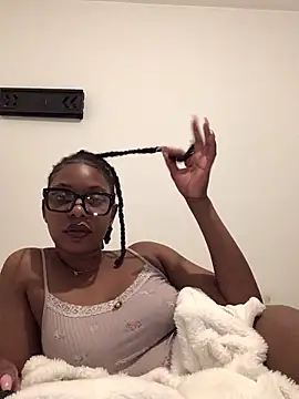 CurvyGoddessXxx online show from October 3, 2025, 10:07 pm