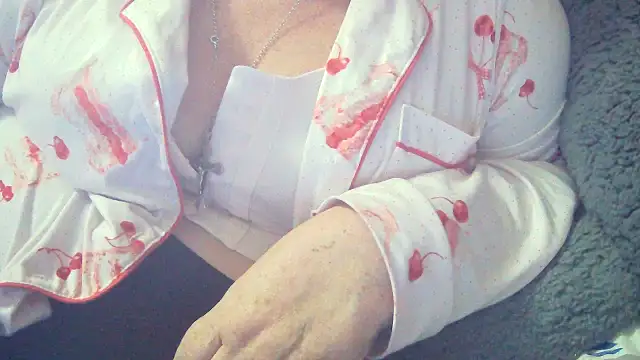 Playful MILF Demi online show from February 8, 2026, 10:18 am