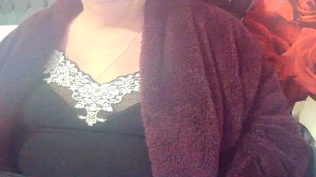 Playful MILF Demi online show from April 8, 2026, 8:31 pm