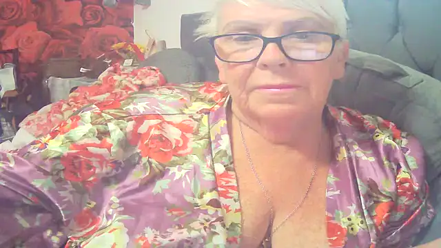 Snapshot of Playful_MILF_Demi chatting on July 17, 2026, 8:10 am Playful MILF Demi online show from July 17, 2026, 8:10 am