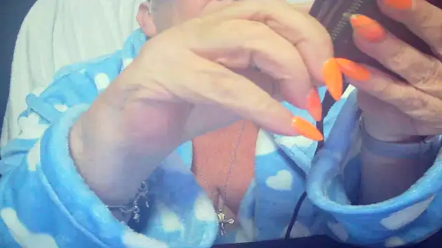 Snapshot of Playful_MILF_Demi chatting on August 5, 2026, 10:44 pm Playful MILF Demi online show from August 5, 2026, 10:44 pm