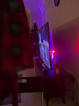 LyraEva online show from February 3, 2026, 10:59 pm