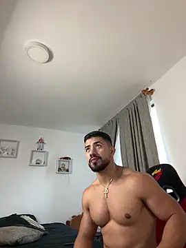 Snapshot of Ezzio_Scolaro chatting on March 3, 2026, 10:04 pm Ezzio Scolaro online show from March 3, 2026, 10:04 pm