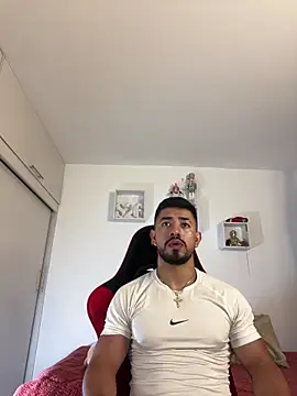 Snapshot of Ezzio_Scolaro chatting on April 9, 2026, 11:32 pm Ezzio Scolaro online show from April 9, 2026, 11:32 pm