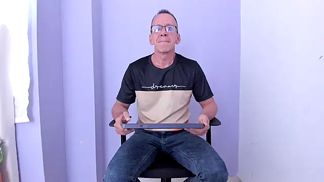  axelking  online show from March 16, 2026, 11:36 am