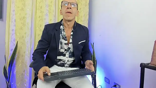  axelking  online show from May 8, 2026, 11:37 am