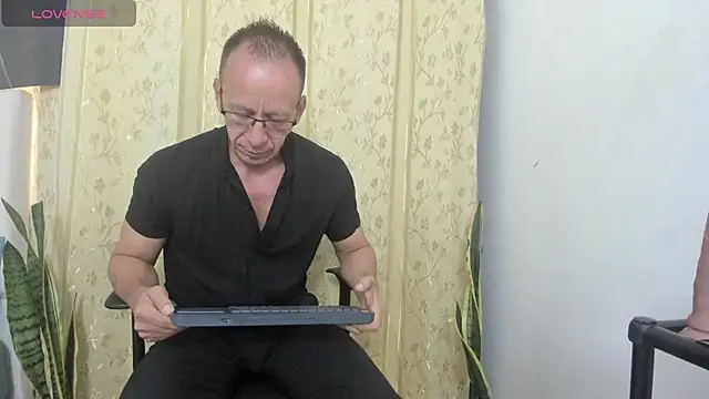  axelking  online show from July 2, 2026, 11:38 am