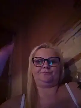 NieMaJazdyBezGwiazdy7883 online show from November 7, 2025, 6:41 pm