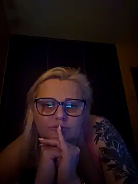 NieMaJazdyBezGwiazdy7883 online show from December 15, 2025, 10:03 pm