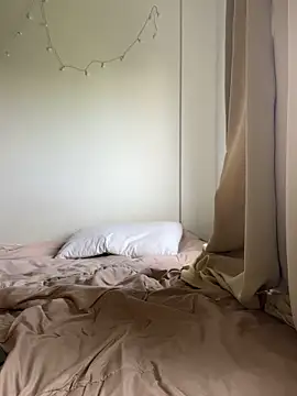 Maria-White online show from October 15, 2025, 4:18 pm