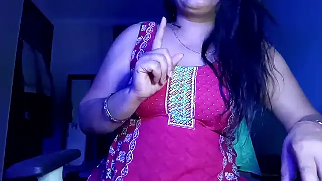 horny milf couple online show from April 29, 2026, 7:31 pm