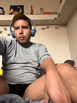 Snapshot of atreusfilho chatting on October 21, 2025, 2:07 pm atreusfilho online show from October 21, 2025, 2:07 pm