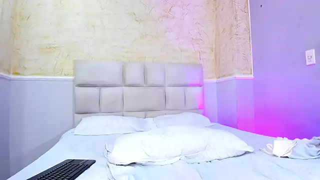 ScarletEvanss  online show from October 15, 2025, 11:32 am