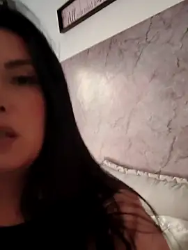 Nina-Velour online show from October 6, 2025, 9:01 pm