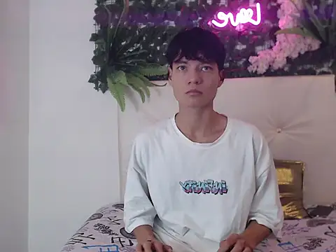 alex russo   online show from October 24, 2025, 3:25 am