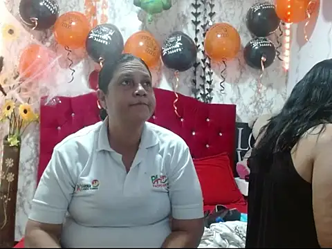 Snapshot of DannaLanegra2 chatting on October 14, 2025, 5:14 pm DannaLanegra2 online show from October 14, 2025, 5:14 pm