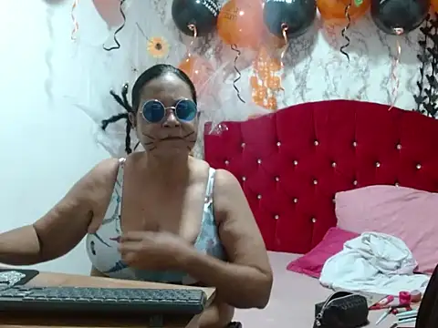 Snapshot of DannaLanegra2 chatting on October 22, 2025, 5:24 pm DannaLanegra2 online show from October 22, 2025, 5:24 pm