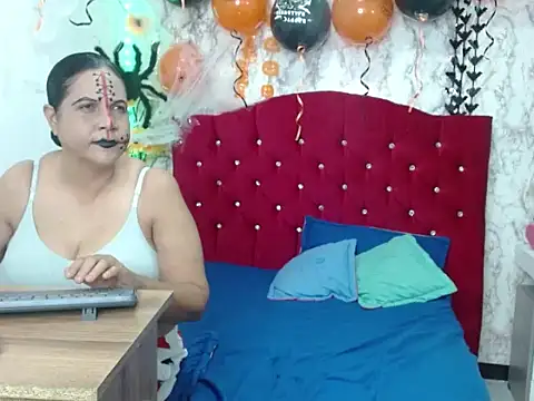 Snapshot of DannaLanegra2 chatting on October 28, 2025, 4:42 pm DannaLanegra2 online show from October 28, 2025, 4:42 pm