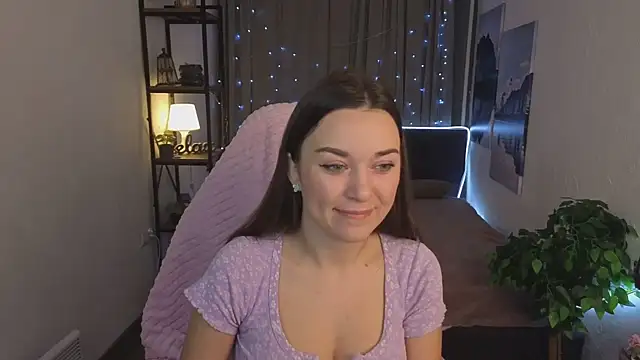 Snapshot of Madison_Golden chatting on November 18, 2025, 6:40 am Madison Golden online show from November 18, 2025, 6:40 am