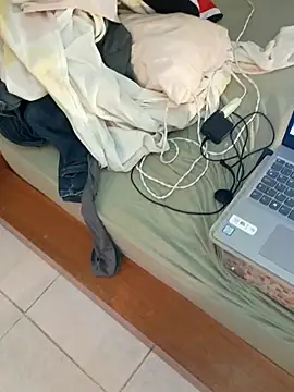 Insaneli online show from October 30, 2025, 7:54 am