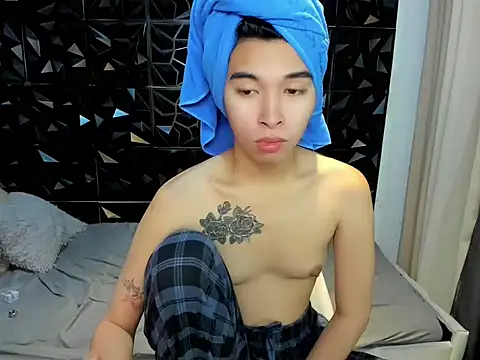 Yourdreamgoddess online show from May 1, 2026, 4:44 pm
