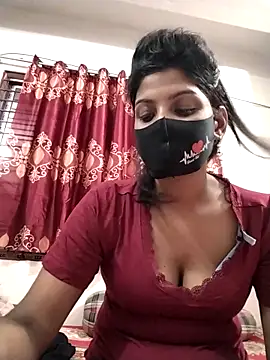 Queen-Any online show from October 9, 2025, 12:14 pm