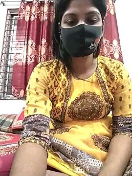 Queen-Any online show from October 24, 2025, 2:46 pm