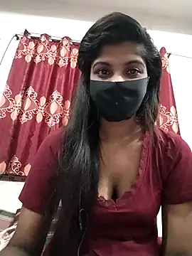 Queen-Any online show from November 7, 2025, 9:48 pm