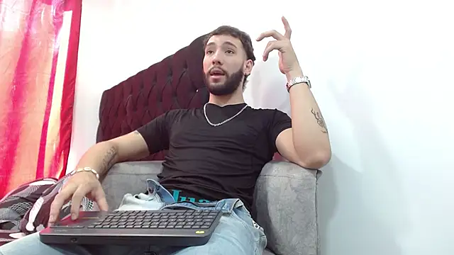 Snapshot of angel_kyrozz chatting on October 26, 2025, 7:31 pm angel kyrozz online show from October 26, 2025, 7:31 pm