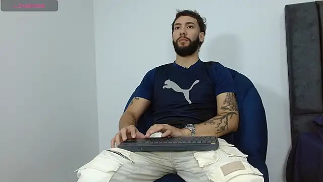 Snapshot of angel_kyrozz chatting on November 13, 2025, 9:25 pm angel kyrozz online show from November 13, 2025, 9:25 pm