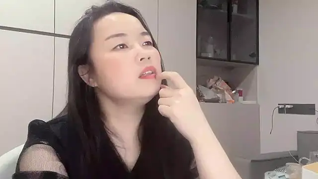 Snapshot of zhiqiu- chatting on October 19, 2025, 3:56 pm zhiqiu- online show from October 19, 2025, 3:56 pm