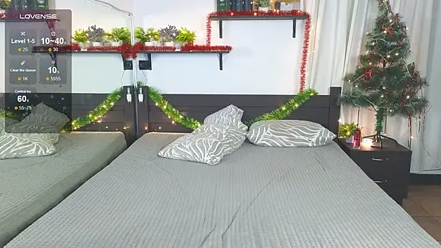 Cute Mike online show from December 18, 2025, 1:44 am