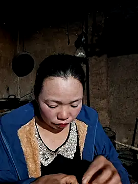 miomio-12 online show from November 19, 2025, 12:05 pm