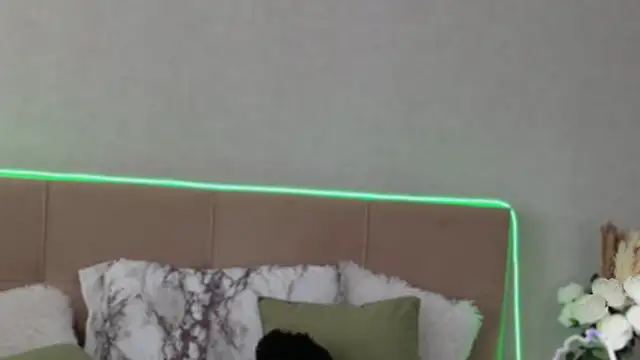 DianaRizz online show from November 3, 2025, 5:42 am