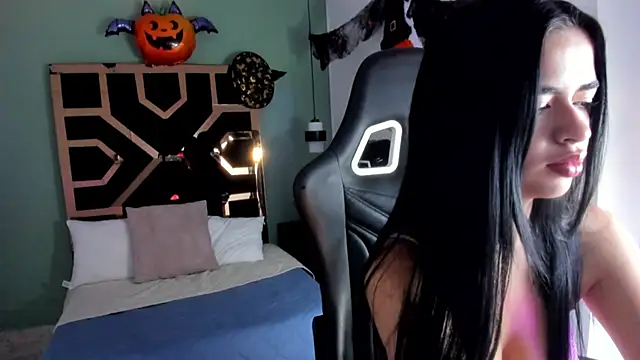 Ariadna Santos online show from October 13, 2025, 11:43 am