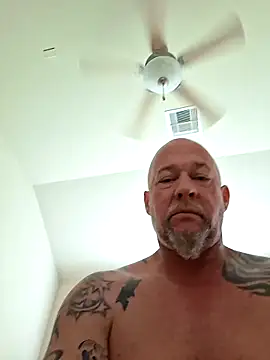 moonbeam37 online show from April 29, 2026, 3:27 pm