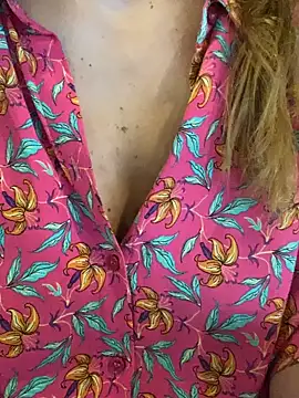 melisss2 online show from November 22, 2025, 12:04 pm