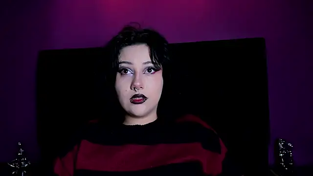 Snapshot of SabbathSinclair chatting on October 13, 2025, 11:43 am SabbathSinclair online show from October 13, 2025, 11:43 am