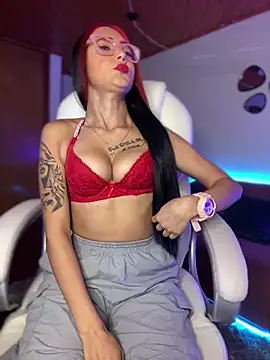 Sofiaa pink online show from October 6, 2025, 2:58 pm