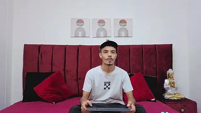 Timothe Evans online show from October 8, 2025, 8:50 pm