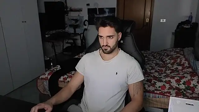 Al3xox02 online show from February 1, 2026, 6:39 pm