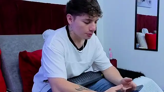 Leoo Miller online show from March 20, 2026, 4:06 am