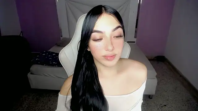 cielooo  online show from November 7, 2025, 8:42 pm