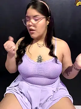 Snapshot of GabrielleMarsh1 chatting on October 13, 2025, 12:32 am GabrielleMarsh1 online show from October 13, 2025, 12:32 am