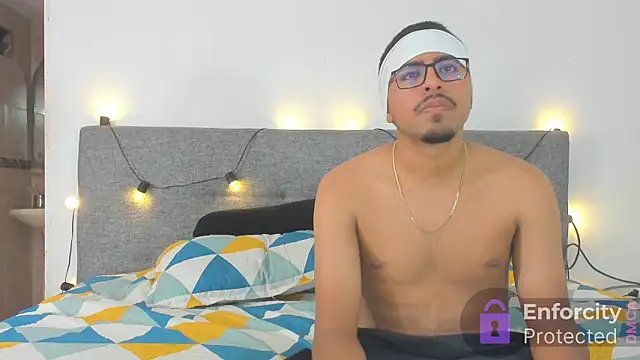 Sexy Couple Xx online show from March 14, 2026, 3:45 am