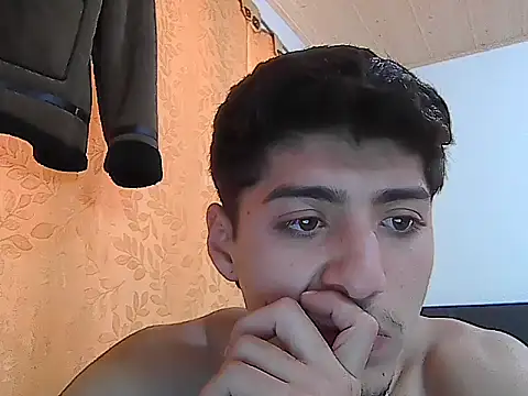 JULIANGREY online show from October 5, 2025, 8:29 pm